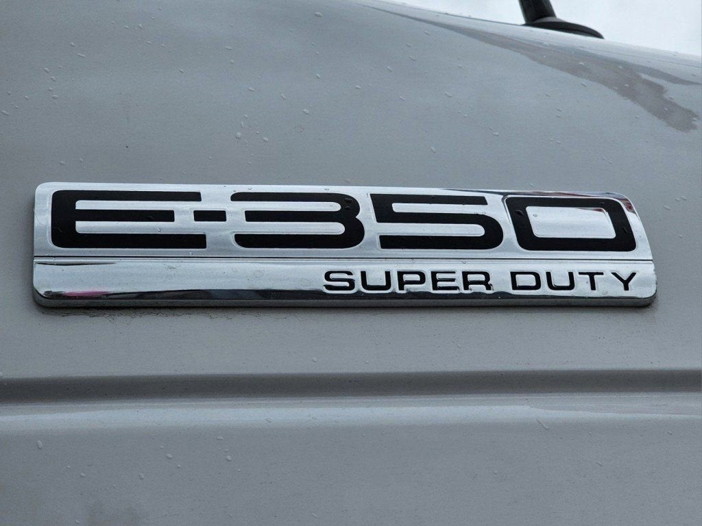 2022 Ford E-Series Cutaway Base